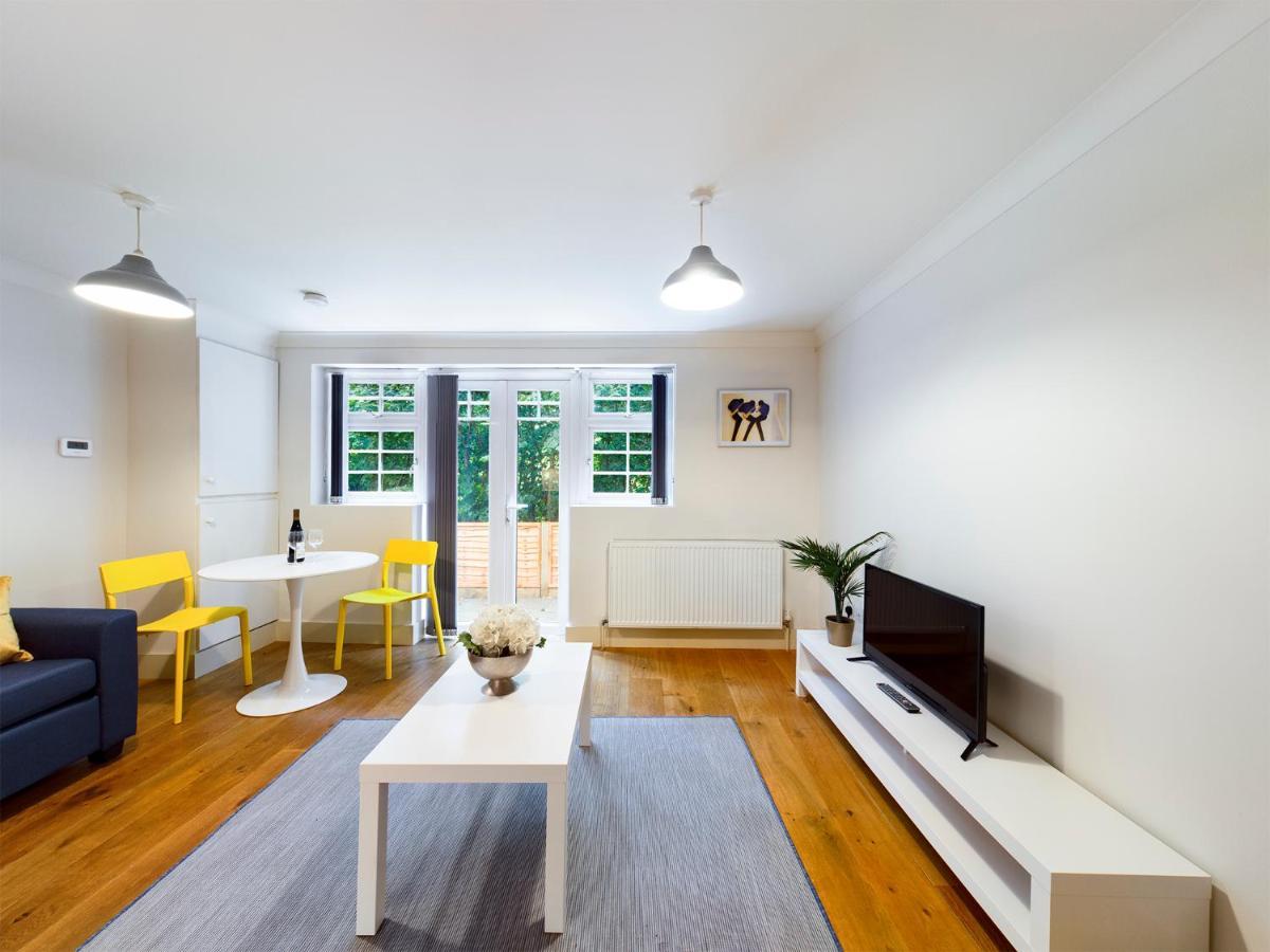 Redhill Town Centre Apartment By Livingo Εξωτερικό φωτογραφία