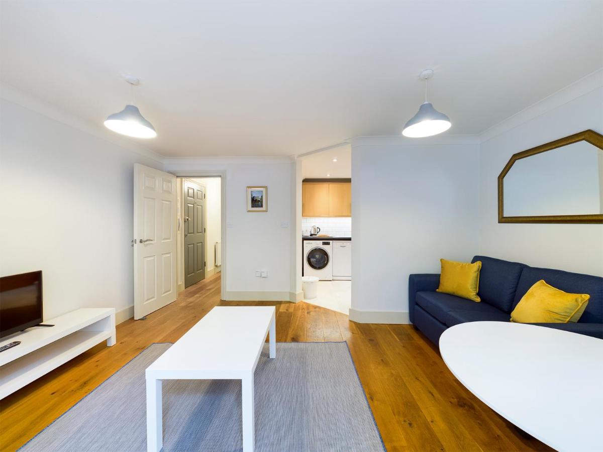 Redhill Town Centre Apartment By Livingo Εξωτερικό φωτογραφία